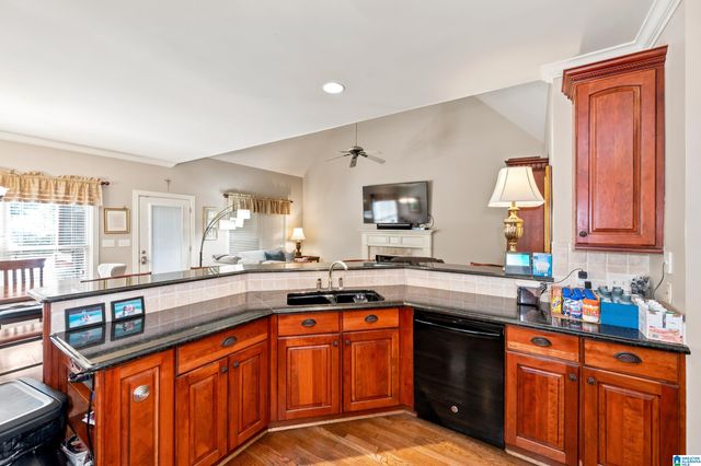 1005 WOODLANDS COVE, Helena, AL 35080