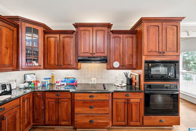 1005 WOODLANDS COVE, Helena, AL 35080
