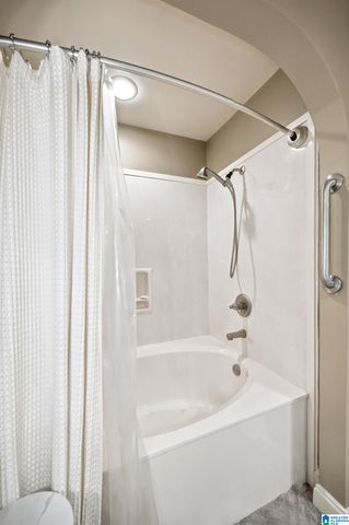 1005 WOODLANDS COVE, Helena, AL 35080