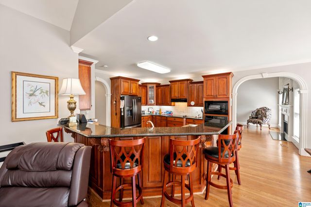 1005 WOODLANDS COVE, Helena, AL 35080