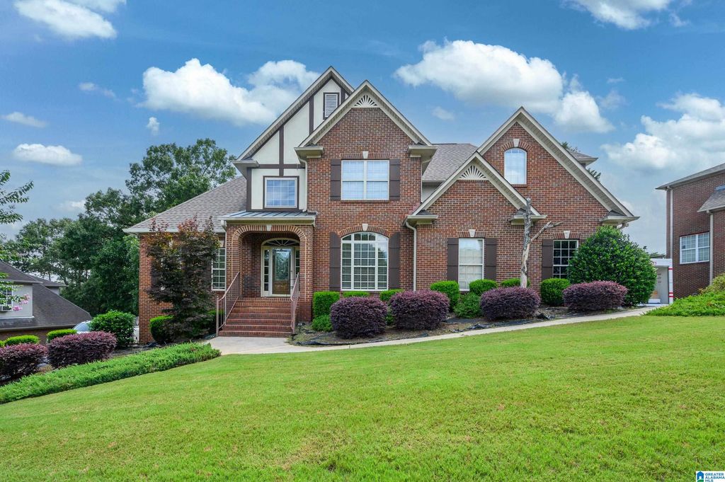 1005 WOODLANDS COVE, Helena, AL 35080