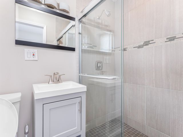 3439 W 66th Place, Chicago, IL 60629