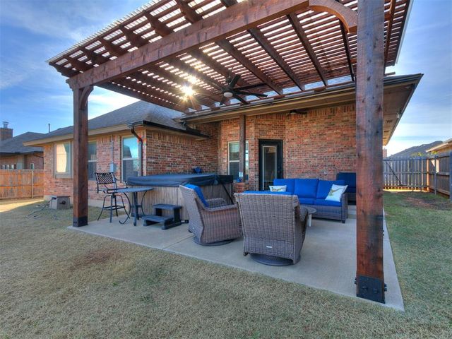 11105 NW 8th Street, Yukon, OK 73099