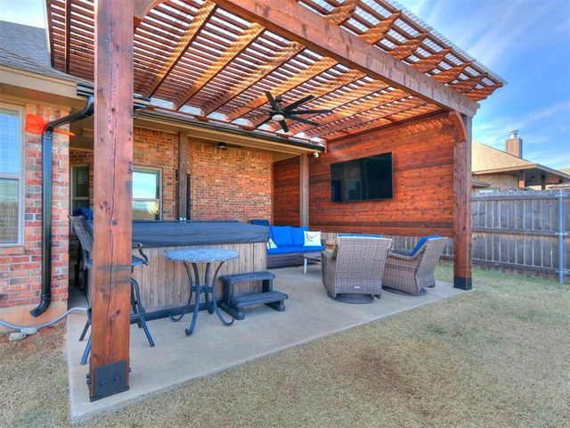 11105 NW 8th Street, Yukon, OK 73099