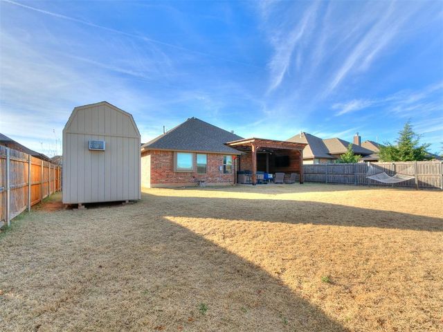 11105 NW 8th Street, Yukon, OK 73099