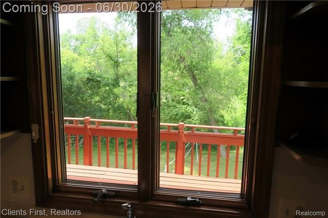 7233 OAKWOOD Drive, West Bloomfield Charter Township, MI 48322