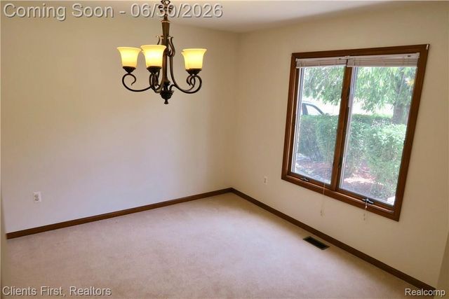 7233 OAKWOOD Drive, West Bloomfield Charter Township, MI 48322