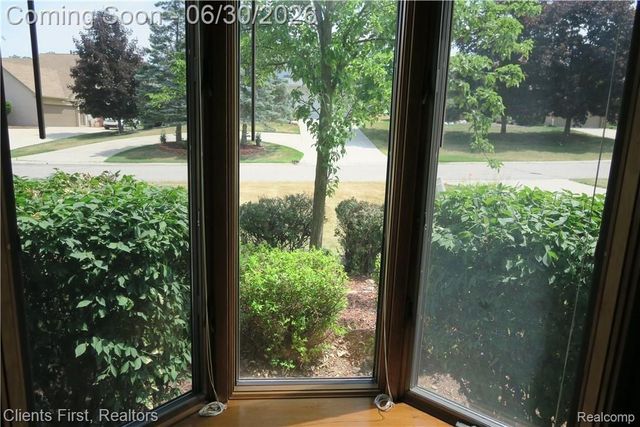 7233 OAKWOOD Drive, West Bloomfield Charter Township, MI 48322