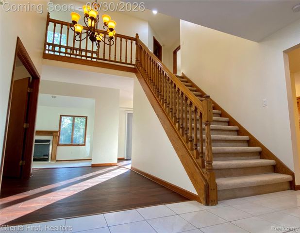 7233 OAKWOOD Drive, West Bloomfield Charter Township, MI 48322
