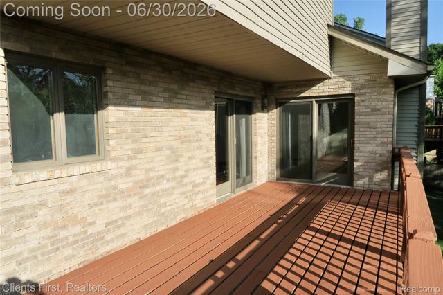 7233 OAKWOOD Drive, West Bloomfield Charter Township, MI 48322