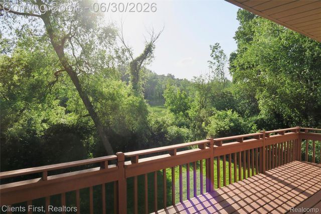 7233 OAKWOOD Drive, West Bloomfield Charter Township, MI 48322