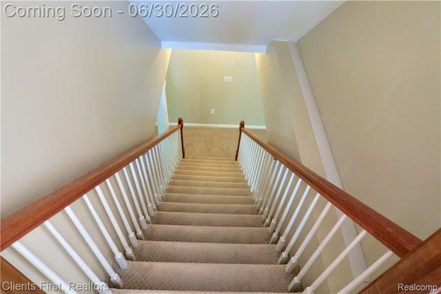 7233 OAKWOOD Drive, West Bloomfield Charter Township, MI 48322