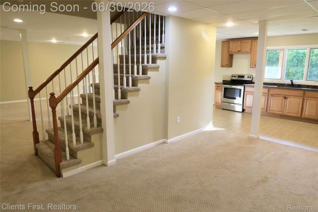 7233 OAKWOOD Drive, West Bloomfield Charter Township, MI 48322