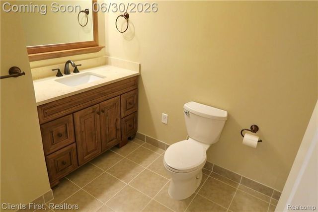 7233 OAKWOOD Drive, West Bloomfield Charter Township, MI 48322
