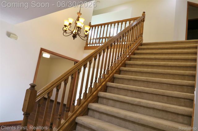 7233 OAKWOOD Drive, West Bloomfield Charter Township, MI 48322