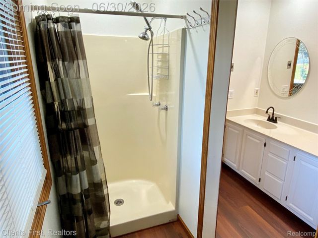 7233 OAKWOOD Drive, West Bloomfield Charter Township, MI 48322