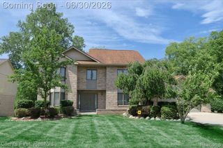 7233 OAKWOOD Drive, West Bloomfield Charter Township, MI 48322