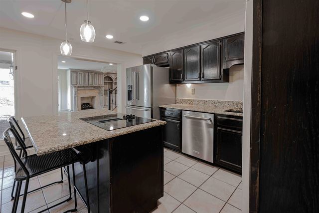 947 ROLLING OAKS LN, Collierville, TN 38017