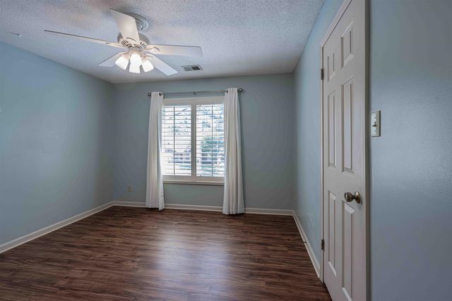 947 ROLLING OAKS LN, Collierville, TN 38017