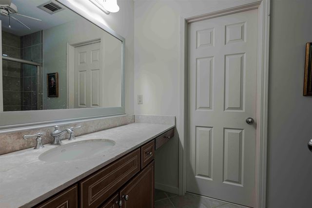 947 ROLLING OAKS LN, Collierville, TN 38017