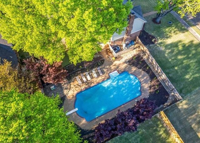 947 ROLLING OAKS LN, Collierville, TN 38017