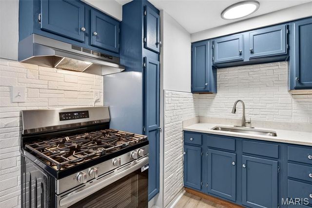 19 Marquette Drive, Florissant, MO 63031