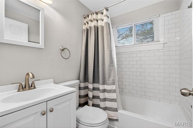 19 Marquette Drive, Florissant, MO 63031