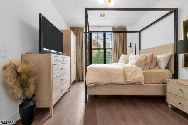 386 5Th St 204, Jersey City, NJ 07302