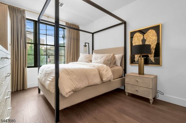 386 5Th St 204, Jersey City, NJ 07302