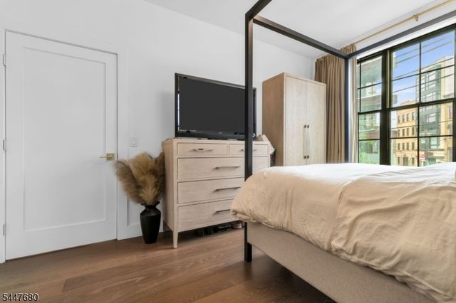 386 5Th St 204, Jersey City, NJ 07302