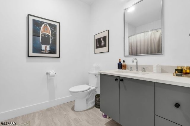 386 5Th St 204, Jersey City, NJ 07302