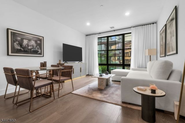 386 5Th St 204, Jersey City, NJ 07302