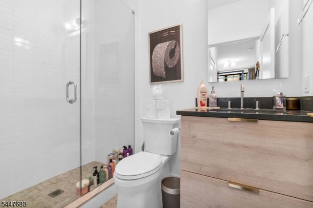 386 5Th St 204, Jersey City, NJ 07302