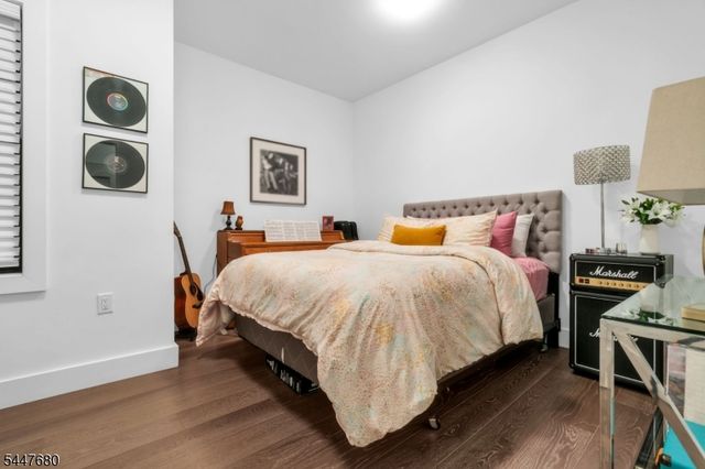 386 5Th St 204, Jersey City, NJ 07302