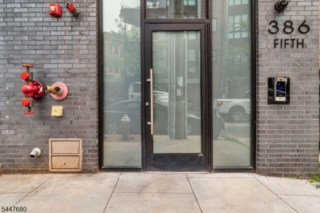 386 5Th St 204, Jersey City, NJ 07302