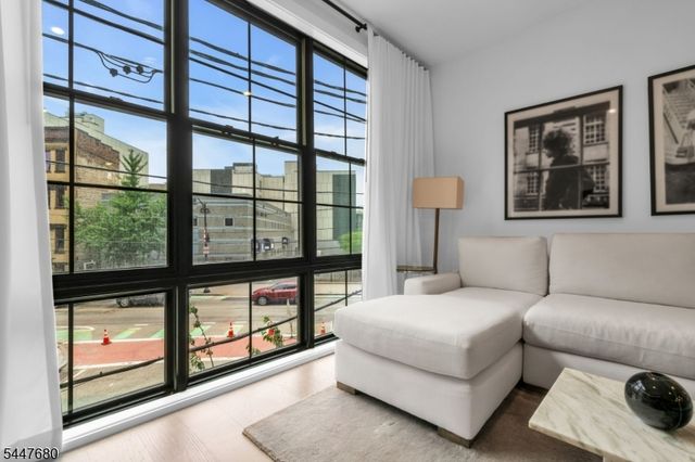386 5Th St 204, Jersey City, NJ 07302