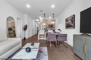 386 5Th St 204, Jersey City, NJ 07302