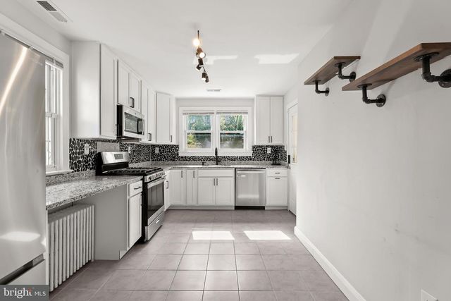 1429 FRONT AVE, Lutherville Timonium, MD 21093
