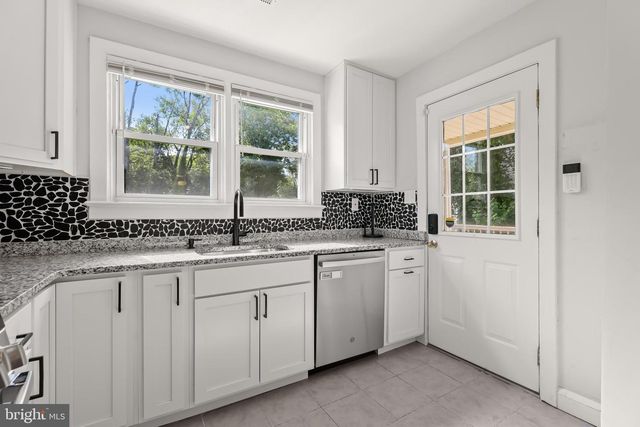 1429 FRONT AVE, Lutherville Timonium, MD 21093