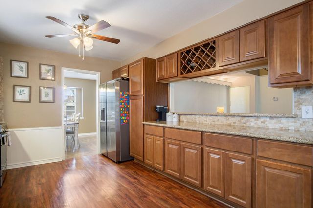 706 Yale Lane, Deer Park, TX 77536