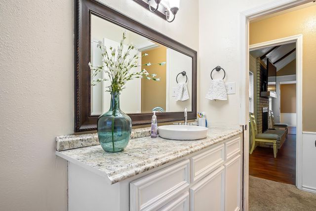 706 Yale Lane, Deer Park, TX 77536