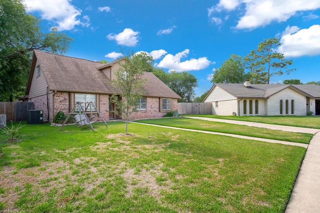 706 Yale Lane, Deer Park, TX 77536