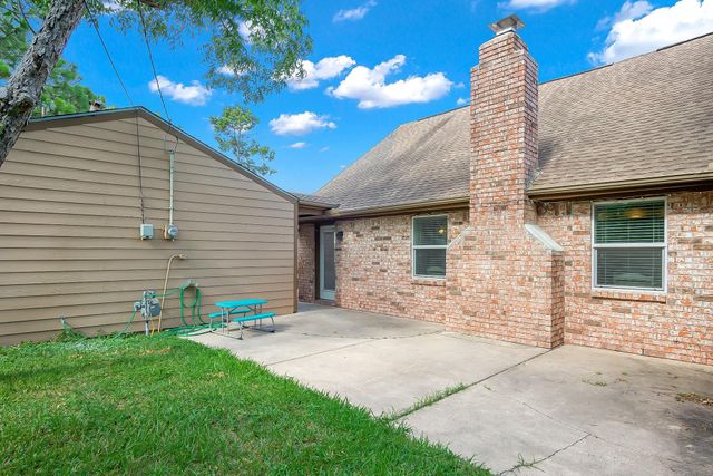 706 Yale Lane, Deer Park, TX 77536