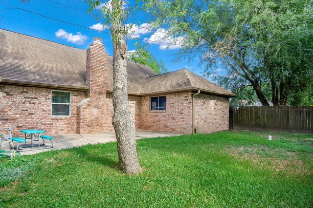 706 Yale Lane, Deer Park, TX 77536