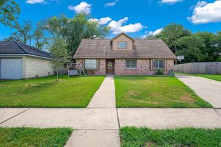 706 Yale Lane, Deer Park, TX 77536