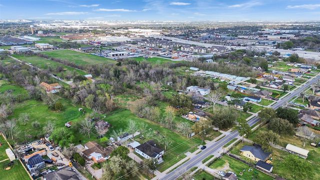 5227 Pine Avenue, Pasadena, TX 77503