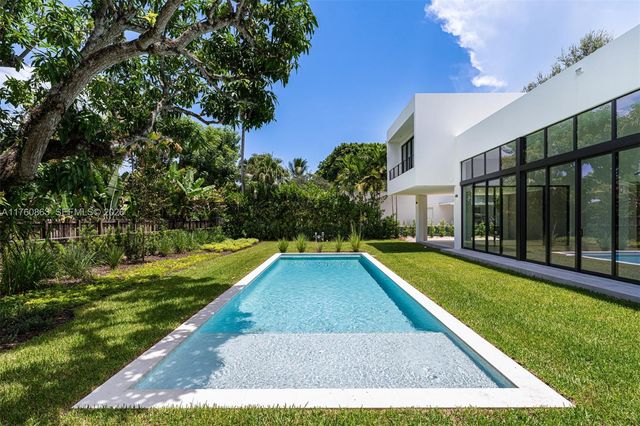 5921 SW 84th Street, South Miami, FL 33143