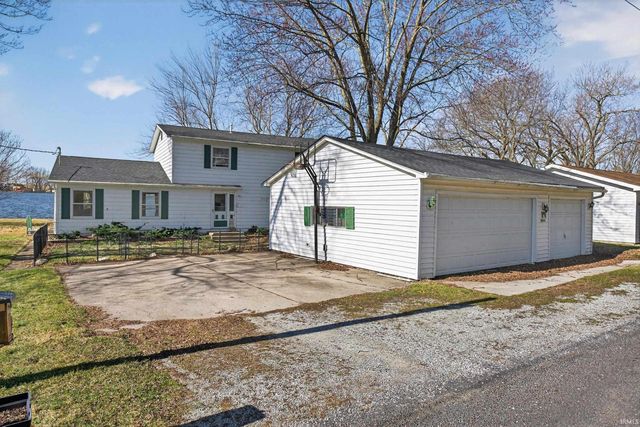 7480 E 625 S, Wolcottville, IN 46795