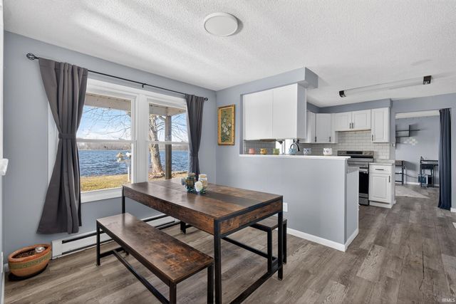 7480 E 625 S, Wolcottville, IN 46795