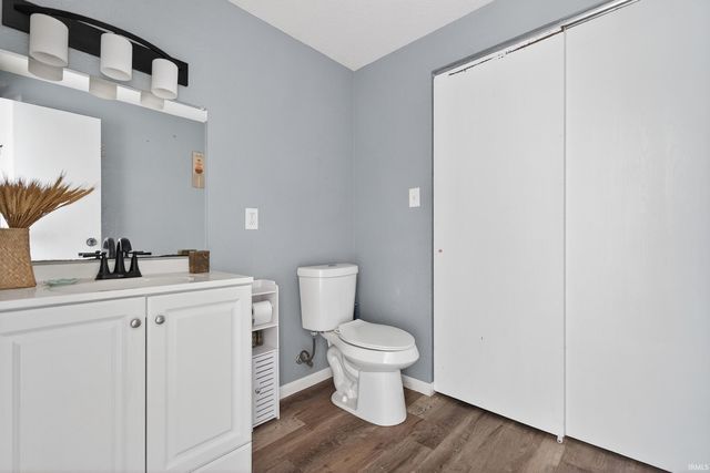 7480 E 625 S, Wolcottville, IN 46795